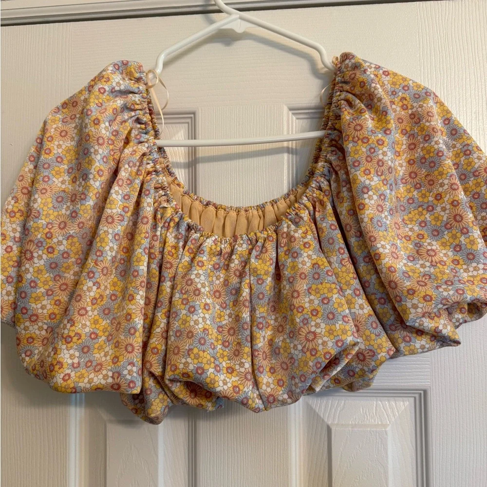 Zara Floral Crop Top - Picture 2 of 4